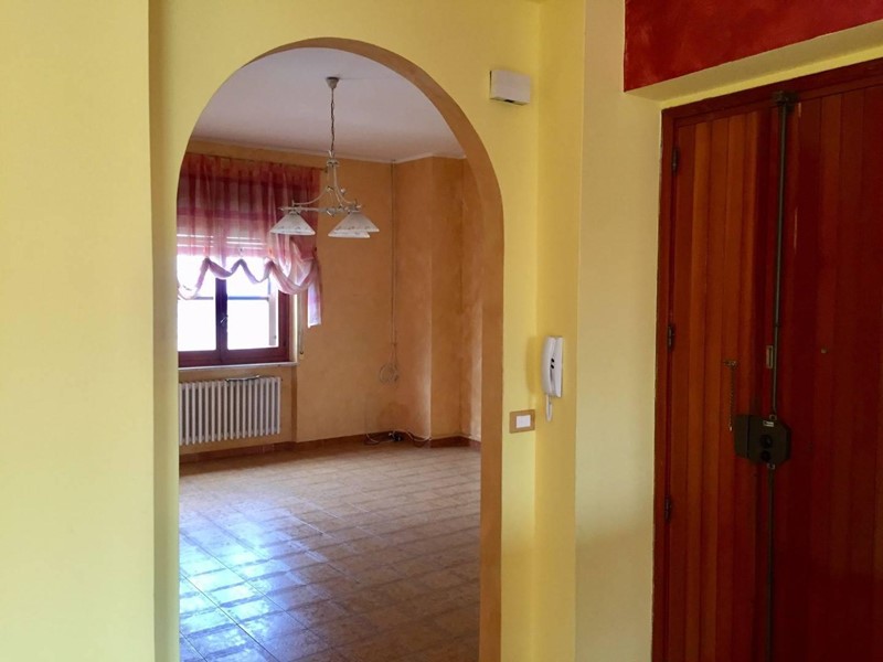 Appartamento in Vendita a Castrovillari, 67'000€, 164 m², con Box