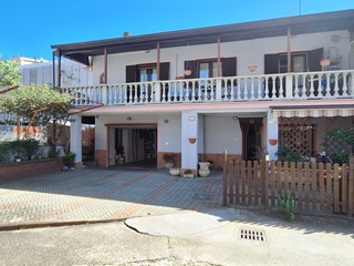 Casa Indipendente in Vendita a Asti, zona Sud, 165'000&euro;, 191 m²