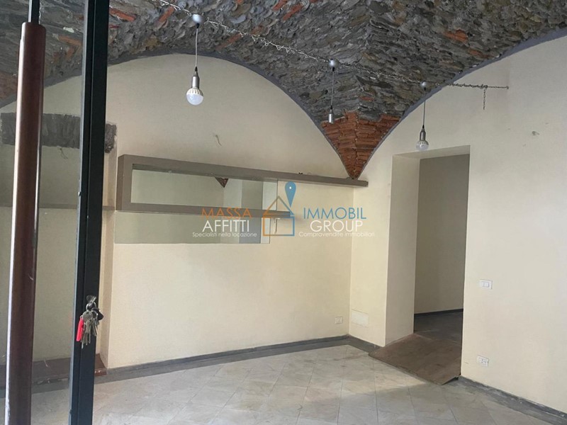 Immobile commerciale in Affitto a Massa, 700€, 56 m²
