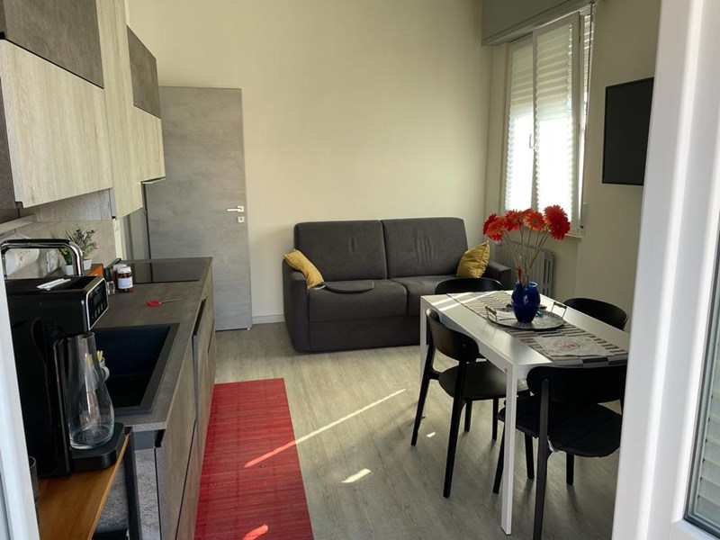 Trilocale in Vendita a Albenga, zona Mare, 220'000€, 65 m², arredato