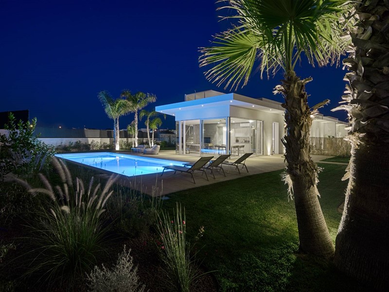 Villa in Affitto a Ragusa, zona Marina di Ragusa, 4'550€, 89 m², arredato