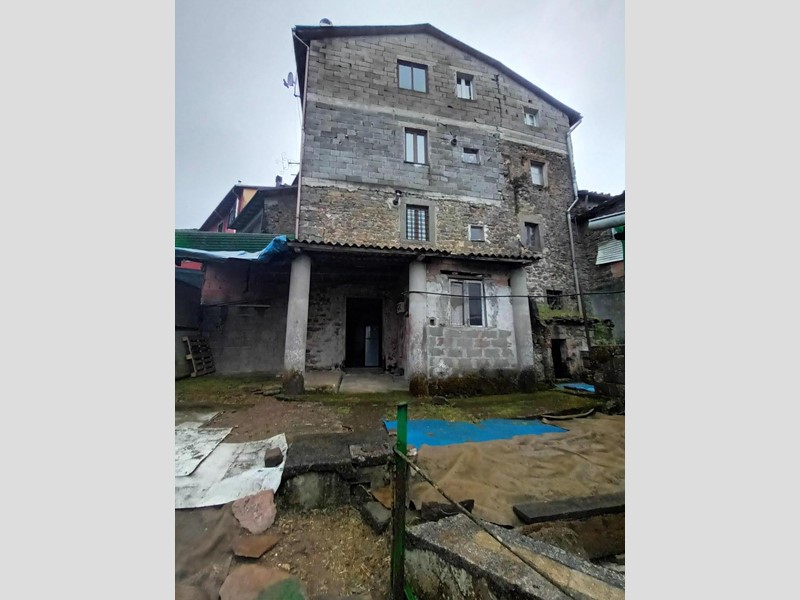 Casa Indipendente in Vendita a Bagni di Lucca, 130'000€, 120 m²