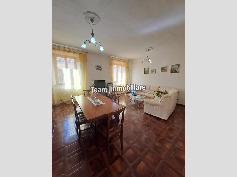 Appartamento in Vendita a Livorno, 163'000€, 140 m²