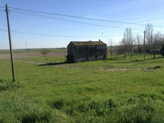 Casale in Vendita a Gavello, 50'000€, 120 m²