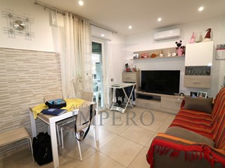 Trilocale in Vendita a Ventimiglia, zona Roverino, 165'000€, 75 m²