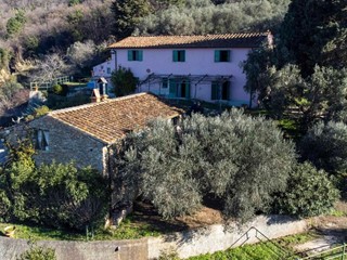 Casa di corte in Vendita a San Giuliano Terme, 780'000€, 320 m², arredato, con Box