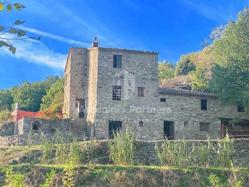 Casa Indipendente in Vendita a Marsciano, 110'000€, 260 m²