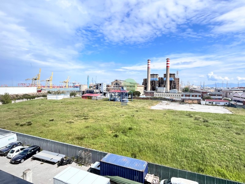 Ufficio in Vendita a Livorno, zona Nord, 82'000&euro;, 75 m²