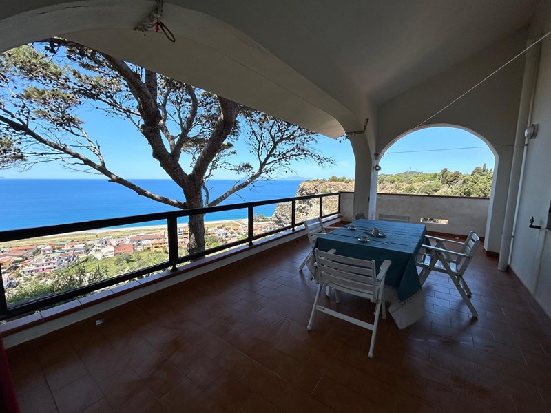 Villa in Affitto a Milazzo, zona capo milazzo, 2'800€, 200 m²