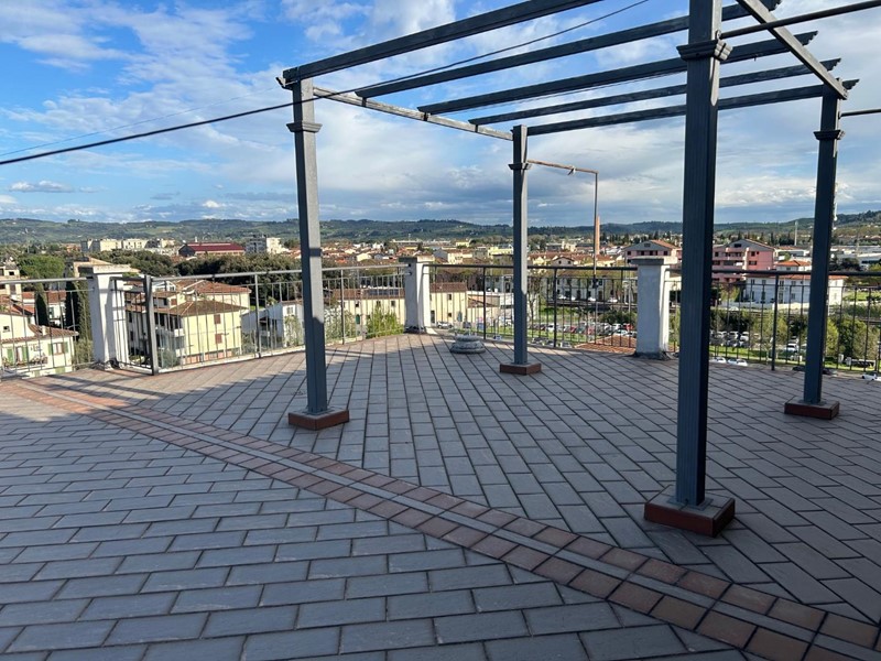 Attico in Vendita a Empoli, 280'000€, 170 m², con Box