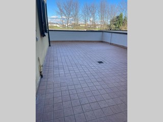 Trilocale in Vendita a Santa Croce sull'Arno, 155'000€, 80 m², con Box