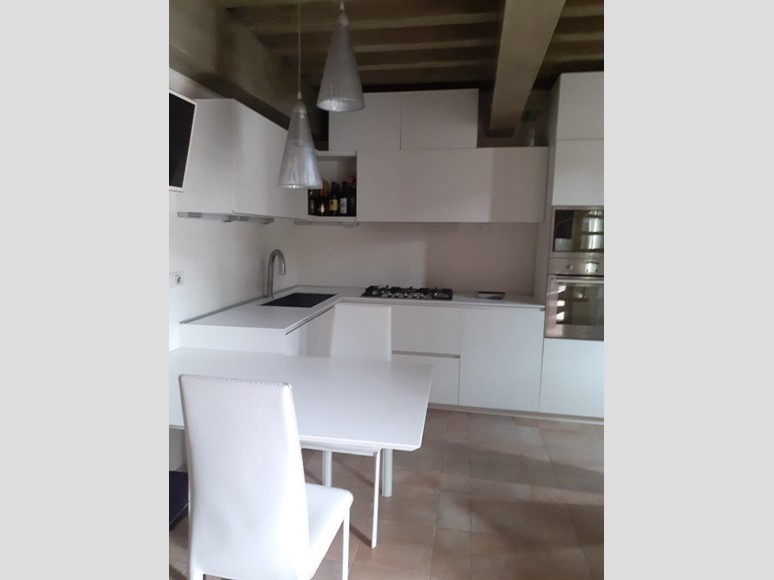 Quadrilocale in Vendita a Montignoso, zona Capanne, 198'000€, 68 m², arredato