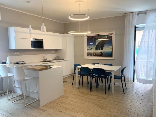 Trilocale in Vendita a Alassio, 765'000€, 83 m², arredato, con Box
