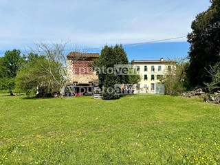 Casa di corte in Vendita a Capannori, zona San Ginese, 795'000€, 280 m²