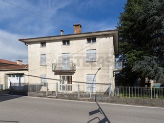 Casa Indipendente in Vendita a Colceresa, 160'000&euro;, 530 m², con Box