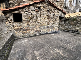 Casa Semi Indipendente in Vendita a Badalucco, 90'000€, 110 m²