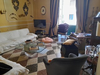 Appartamento in Vendita a Genova, zona Carignano, 230'000€, 198 m²