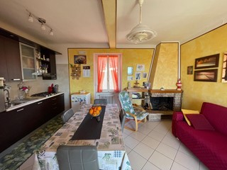 Appartamento in Vendita a Massa, zona Turano, 170'000€, 100 m², arredato