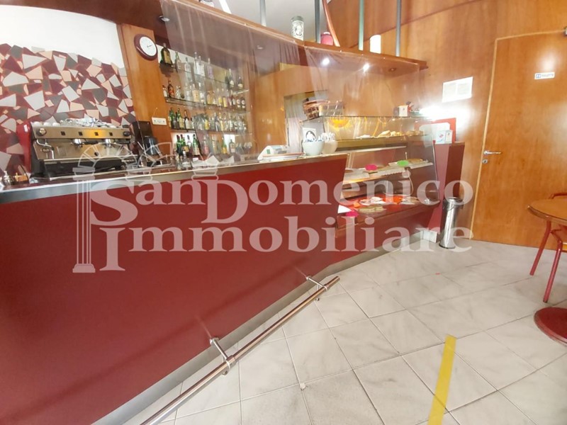 Immobile commerciale in Vendita a Calcinaia, zona Fornacette, 10'000€, 80 m²