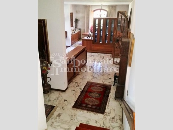 Villa in Vendita a Cascina, zona San Frediano a Settimo, 650'000€, 400 m², arredato