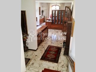 Villa in Vendita a Cascina, zona San Frediano a Settimo, 650'000€, 400 m², arredato