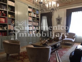 Villa in Vendita a Cascina, zona San Lorenzo a Pagnatico, 830'000€, 450 m², arredato
