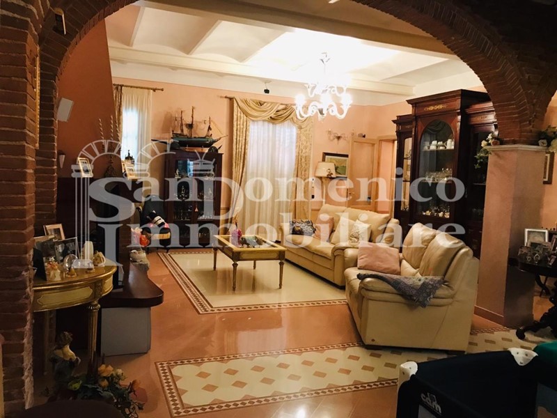Casa di corte in Vendita a Cascina, 890'000€, 340 m², con Box