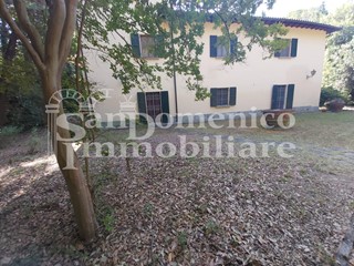 Casale in Vendita a Peccioli, 1'900'000€, 652 m², arredato, con Box