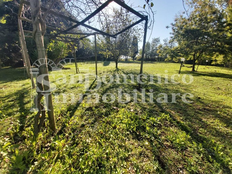 Casa Indipendente in Vendita a Pisa, zona Coltano, 1'350'000€, 450 m², con Box