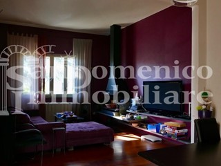 Villa in Vendita a Cascina, zona San Lorenzo Alle Corti, 525'000€, 300 m²