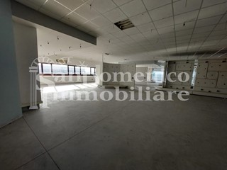 Capannone in Vendita a Vecchiano, zona Migliarino, 540'000€, 710 m²