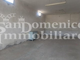 Capannone in Vendita a Cascina, zona Musigliano, 90'000€, 65 m²