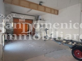 Capannone in Vendita a Cascina, zona Musigliano, 100'000€, 70 m²