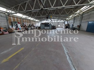 Capannone in Vendita a Calcinaia, 1'100'000€, 2500 m²