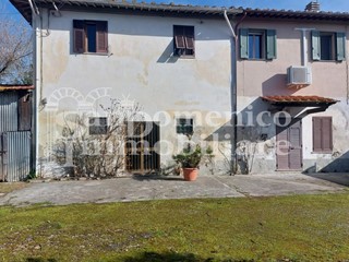 Casa Indipendente in Vendita a Cascina, zona San Lorenzo Alle Corti, 229'000€, 290 m², con Box