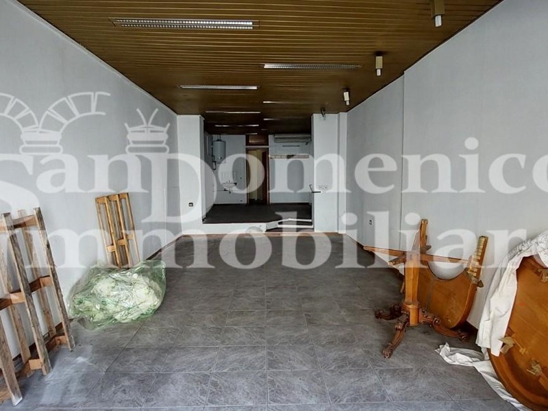 Immobile commerciale in Vendita a Pisa, zona Riglione Oratoio, 55'000€, 60 m²