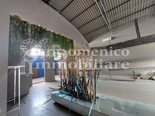 Capannone in Vendita a Pontedera, 166'000€, 235 m²