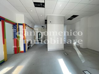 Ufficio in Vendita a Pisa, zona Marina di Pisa, 460'000€, 230 m²