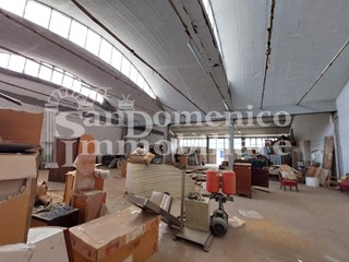 Capannone in Vendita a Vicopisano, zona Lugnano, 185'000€, 400 m²