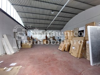 Capannone in Vendita a Vicopisano, zona Lugnano, 118'000€, 260 m²