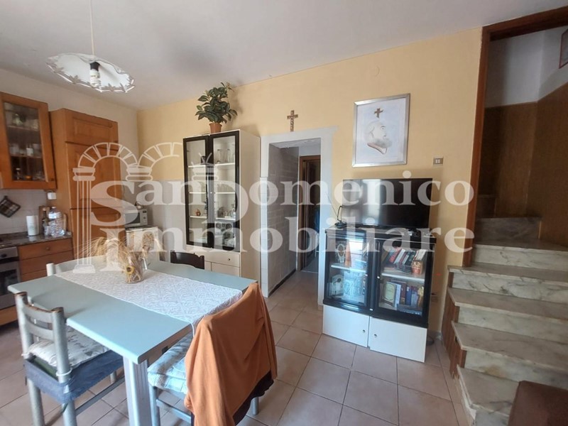 Casa Indipendente in Vendita a Cascina, zona San Lorenzo a Pagnatico, 130'000€, 80 m², con Box