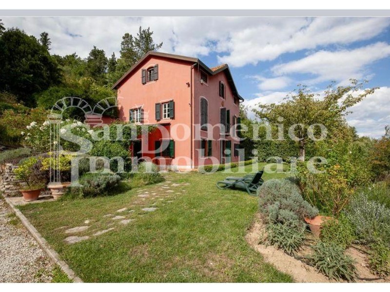 Villa in Vendita a Lucca, zona Santa Maria Del Giudice, 1'350'000€, 300 m², con Box
