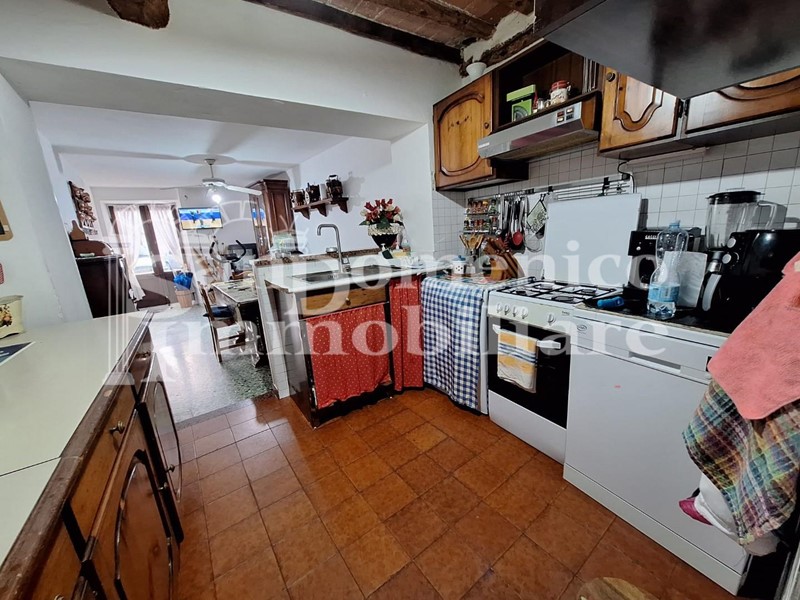 Casa Indipendente in Vendita a Vecchiano, zona Avane, 150'000€, 150 m²