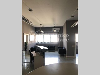 Ufficio in Vendita a San Giuliano Terme, zona San Martino a Ulmiano, 130'000€, 155 m²