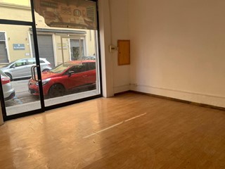 Negozio in Affitto a Livorno, 650€, 30 m²