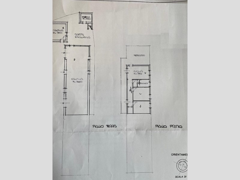 Villa bifamiliare in Vendita a Montignoso, 300'000&euro;, 242 m²