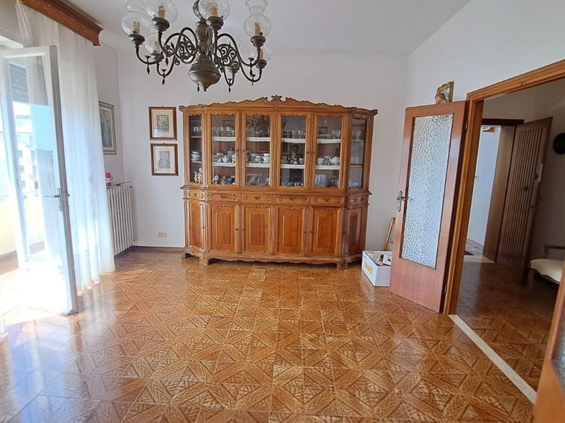 Appartamento in Vendita a Rosignano Marittimo, zona Rosignano Solvay, 195'000€, 120 m², con Box