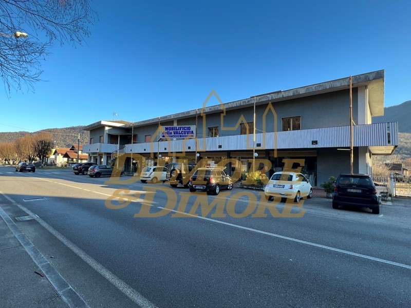 Immobile commerciale in Vendita a Cuveglio, 650'000€, 1750 m²