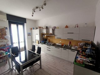 Appartamento in Vendita a Moncalieri, 270'000€, 124 m²