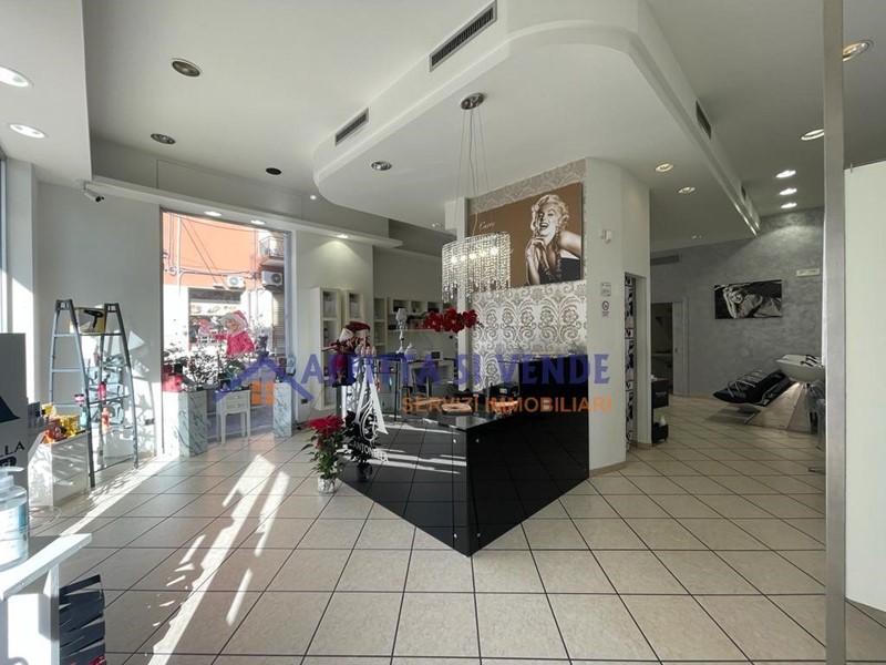 Immobile commerciale in Vendita a Siracusa, 35'000&euro;, 90 m², arredato